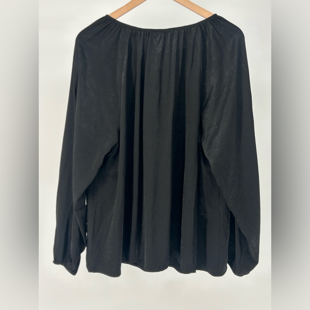 "NWT" Ava & Viv Womens 1X Black Balloon Sleeve V-Neck Blouse - Picture 4 of 11
